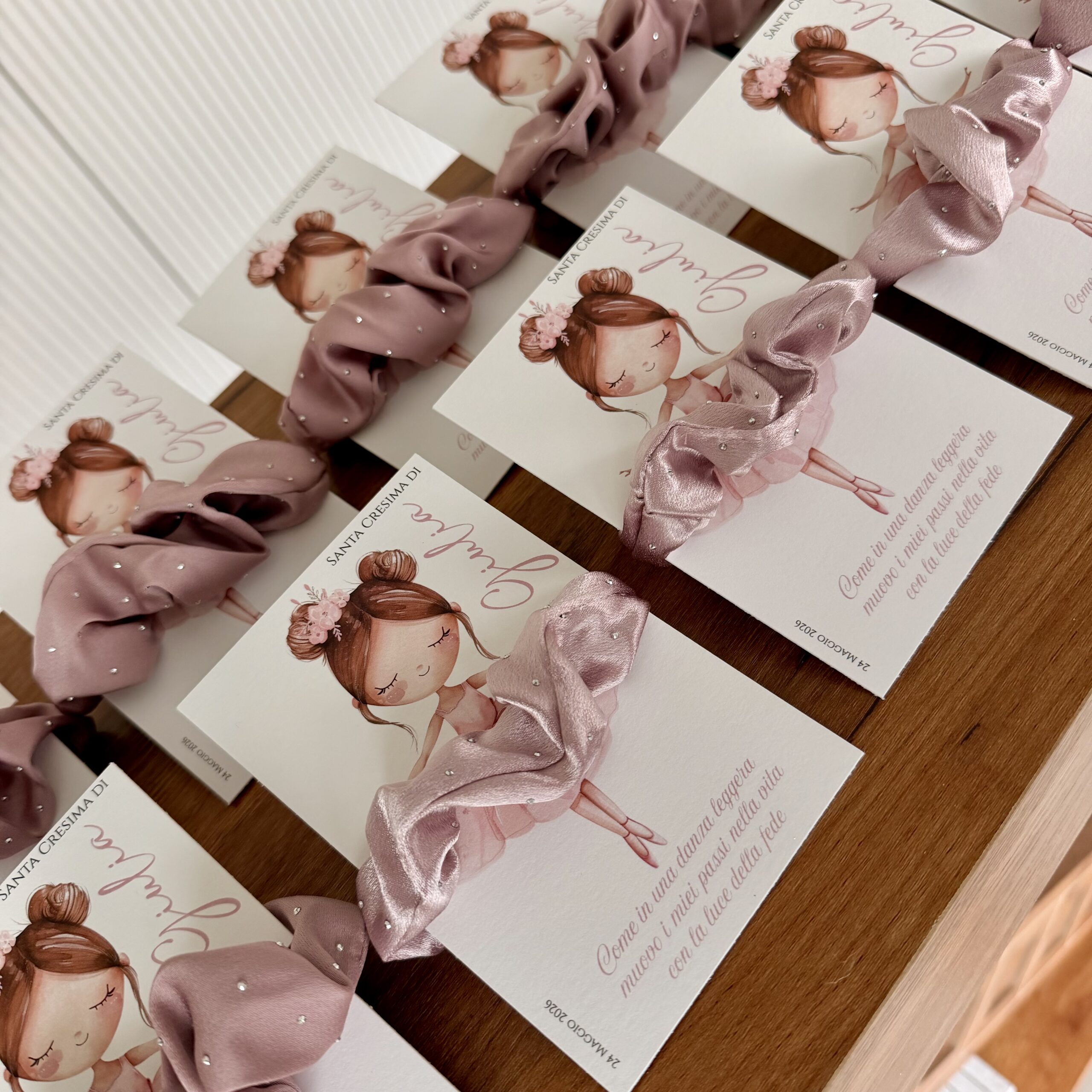 Elastici capelli in raso personalizzati per Cresima con card illustrata
