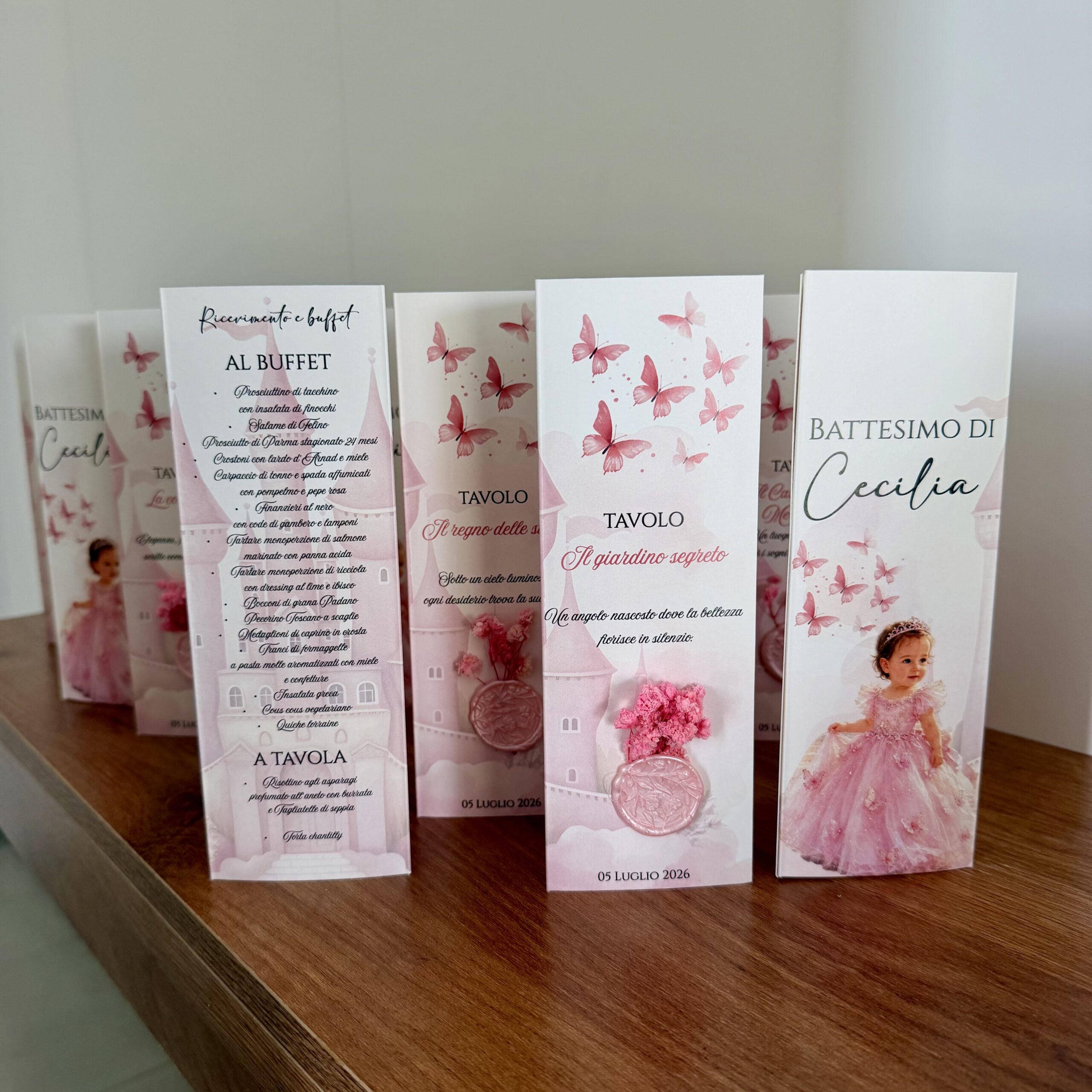 segnatavolo con menu rosa principessa ceralacca fiori