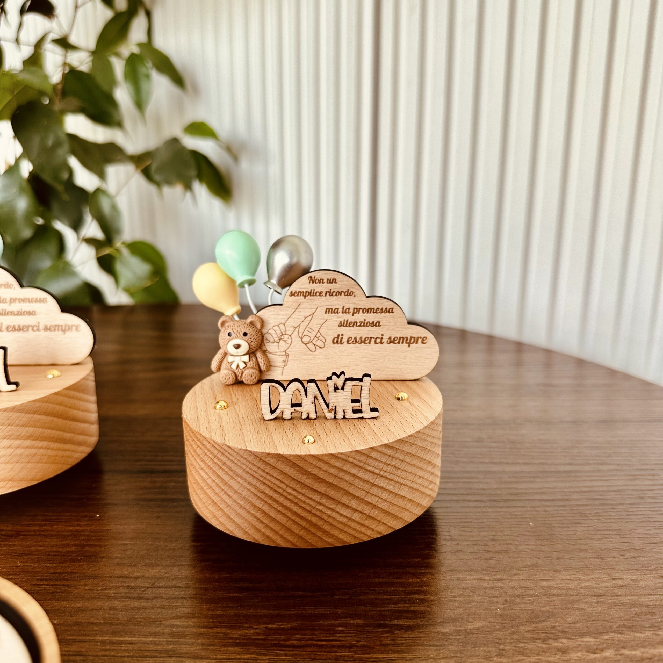 Carillon in legno personalizzato con nome e orsetto decorativo regalo nascit