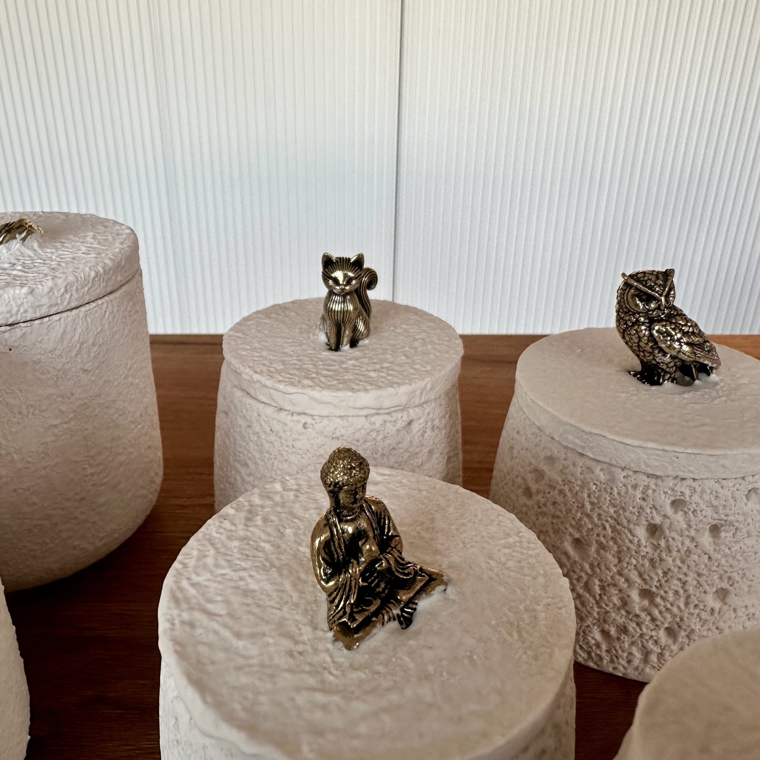 Anatra & Design: Candela Artigianale in Vaso Jesmonite con Scatola Regalo - immagine 16
