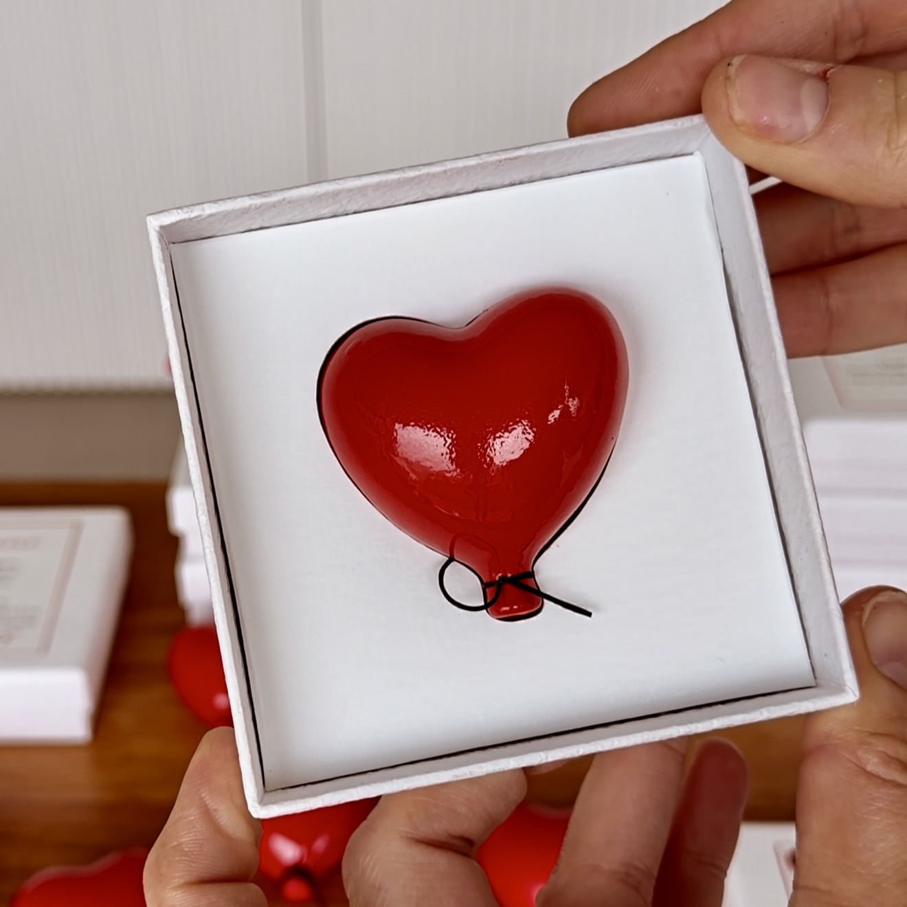cuore magnetico rosso in scatola sagomata elegante regalo