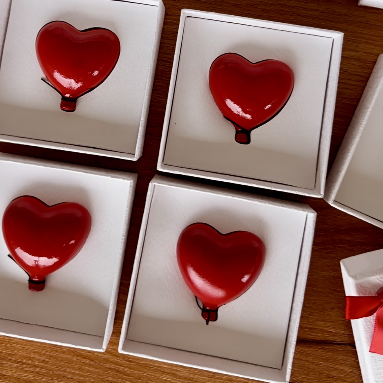 cuore in scatola rosso lucido magnetico in scatola elegante sagomata