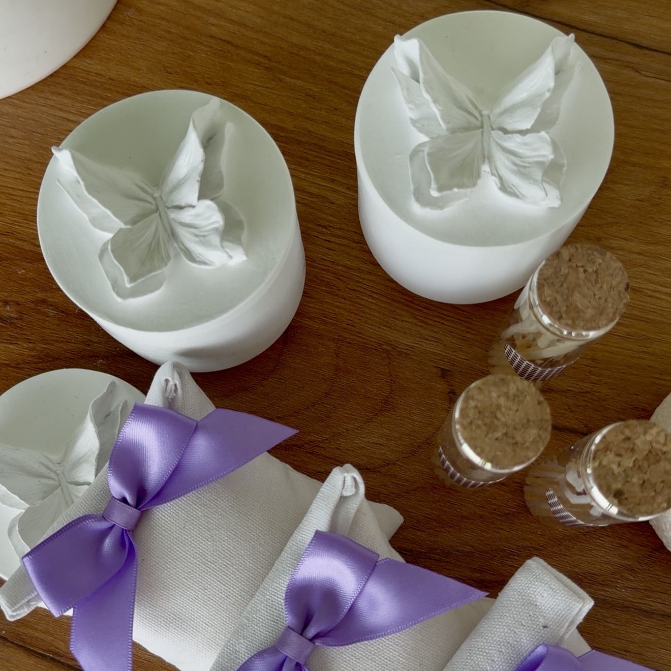 Anatra & Design: Candela Artigianale in Vaso Jesmonite con Scatola Regalo - immagine 19