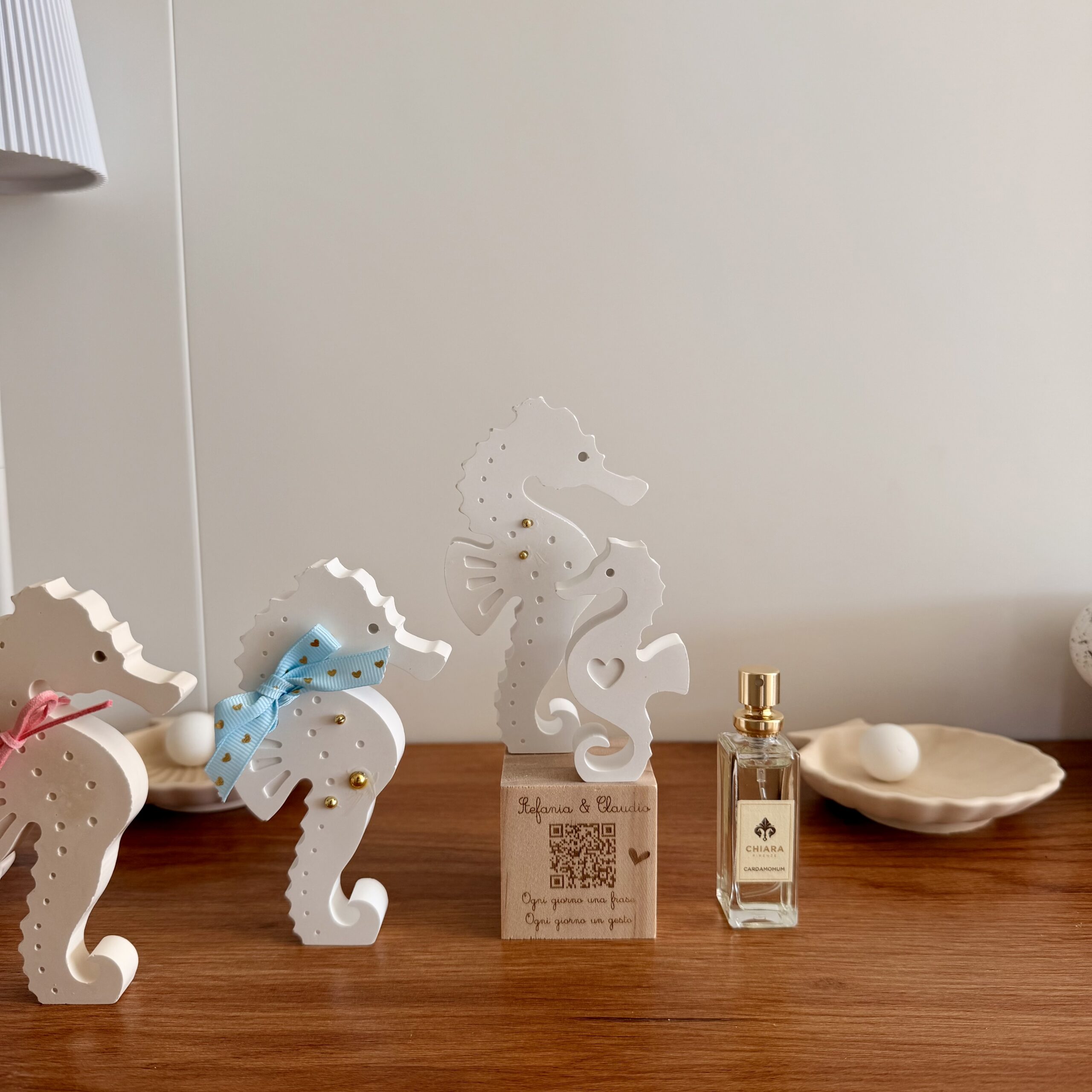 Bomboniera originale diffusore ambiente con QR code e decorazione marina